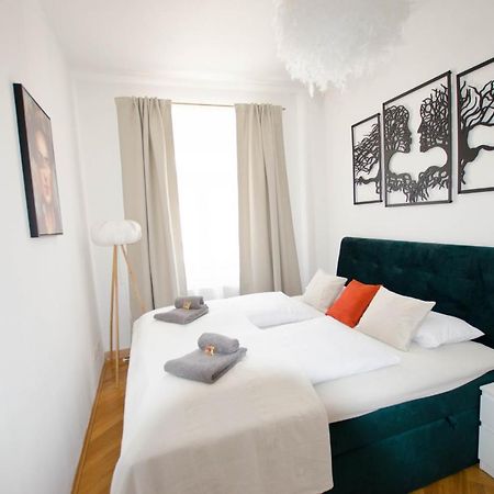 Apartmán Casarina - Stilvoller Altbau In Zentraler Lage Drážďany Exteriér fotografie