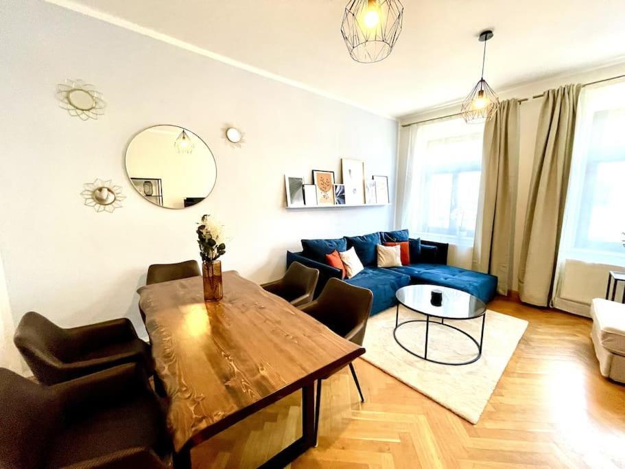 Apartmán Casarina - Stilvoller Altbau In Zentraler Lage Drážďany Exteriér fotografie