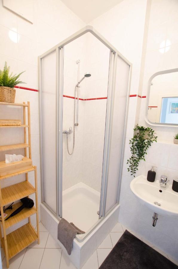 Apartmán Casarina - Stilvoller Altbau In Zentraler Lage Drážďany Exteriér fotografie
